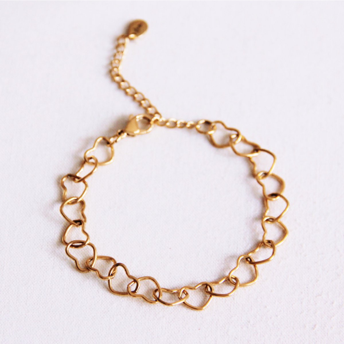 Gekoppelde harten armband