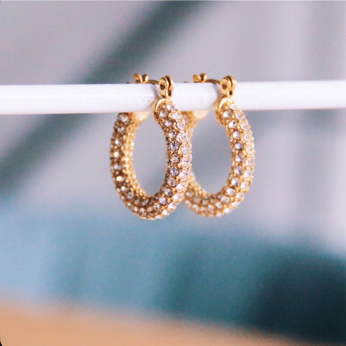 Stainless steel earring 23mm 'crystal' - gold