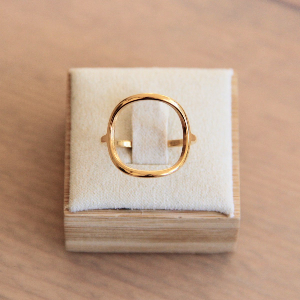 Stalen ring met open ronde - goud